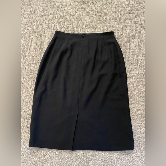 Liz Claiborne Classic Black skirt - Picture 2 of 4